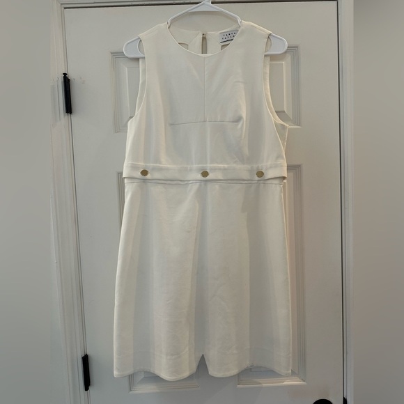Tanya Taylor White Sleeveless Mini Open Back Dress Gold Buttons Women’s Sz 6 - Picture 1 of 7